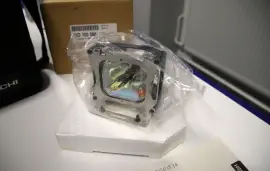 Hitachi CP-X960 Beamer mit extra Ersatzlampe, Used, € 400.00